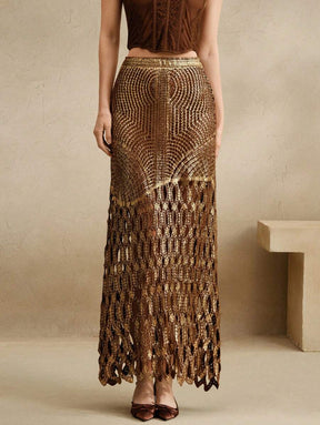 Saia Bordada com Folha de Ouro de Crochê