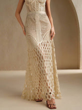 Saia Bordada com Folha de Ouro de Crochê