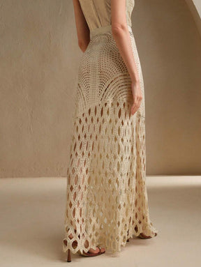 Saia Bordada com Folha de Ouro de Crochê