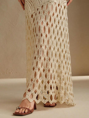 Saia Bordada com Folha de Ouro de Crochê