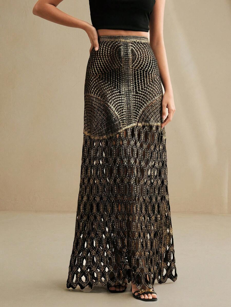 Saia Bordada com Folha de Ouro de Crochê