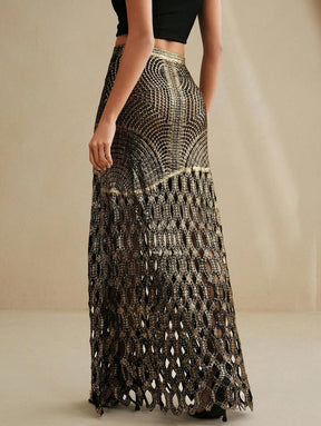 Saia Bordada com Folha de Ouro de Crochê