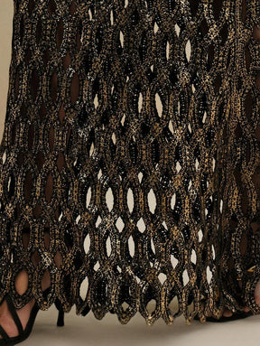 Saia Bordada com Folha de Ouro de Crochê