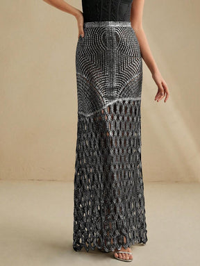 Saia Bordada com Folha de Ouro de Crochê