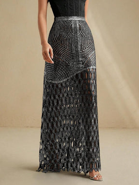 Saia Bordada com Folha de Ouro de Crochê