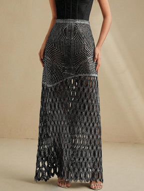 Saia Bordada com Folha de Ouro de Crochê