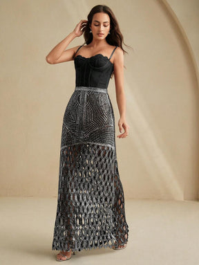 Saia Bordada com Folha de Ouro de Crochê