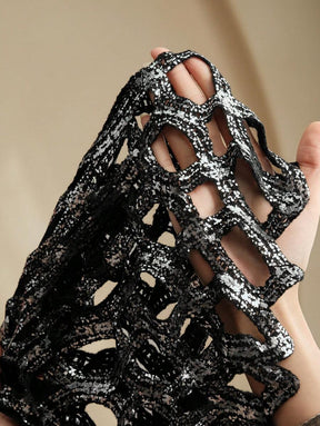 Saia Bordada com Folha de Ouro de Crochê